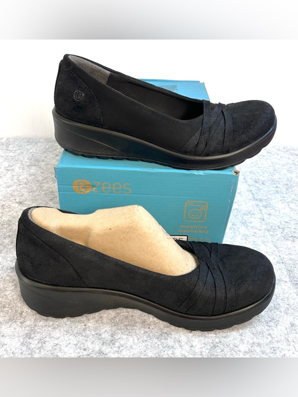 New BZees Women's Goody Black Canvas Slip-On Casual Shoes / 6 wide